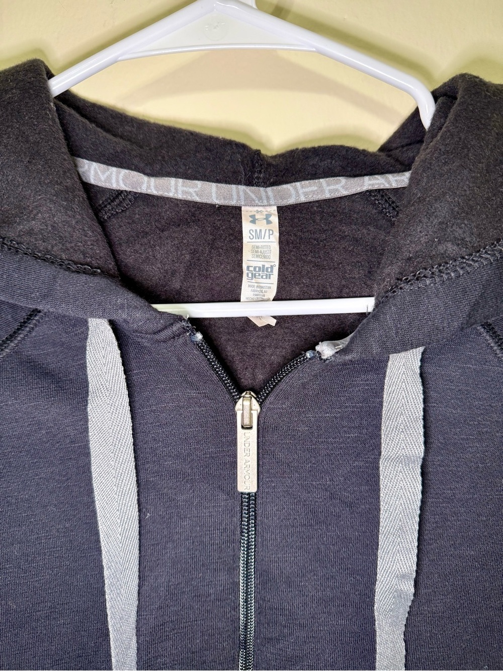 Under Armour Black Hooded Half-Zip Pullover - Picture 2 of 4